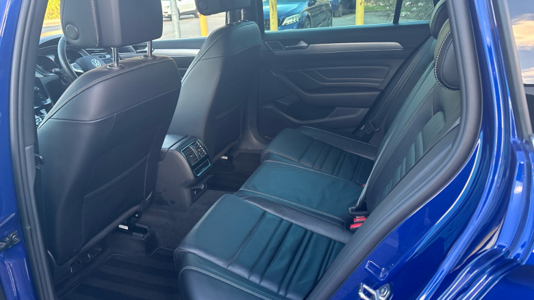 Volkswagen Passat 2.0 TDI EVO SCR R-Line 5dr DSG Diesel Estate